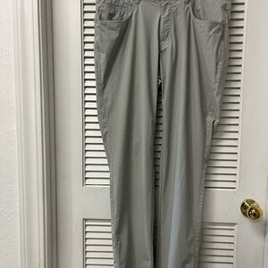 Peter Millar Light Gray Cargo Pants. EUC